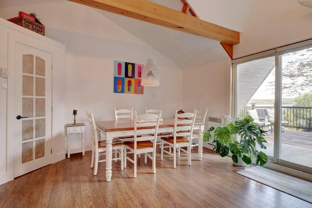 מגוג Eastern Township'S Getaway! Beach + Ski Haven מראה חיצוני תמונה